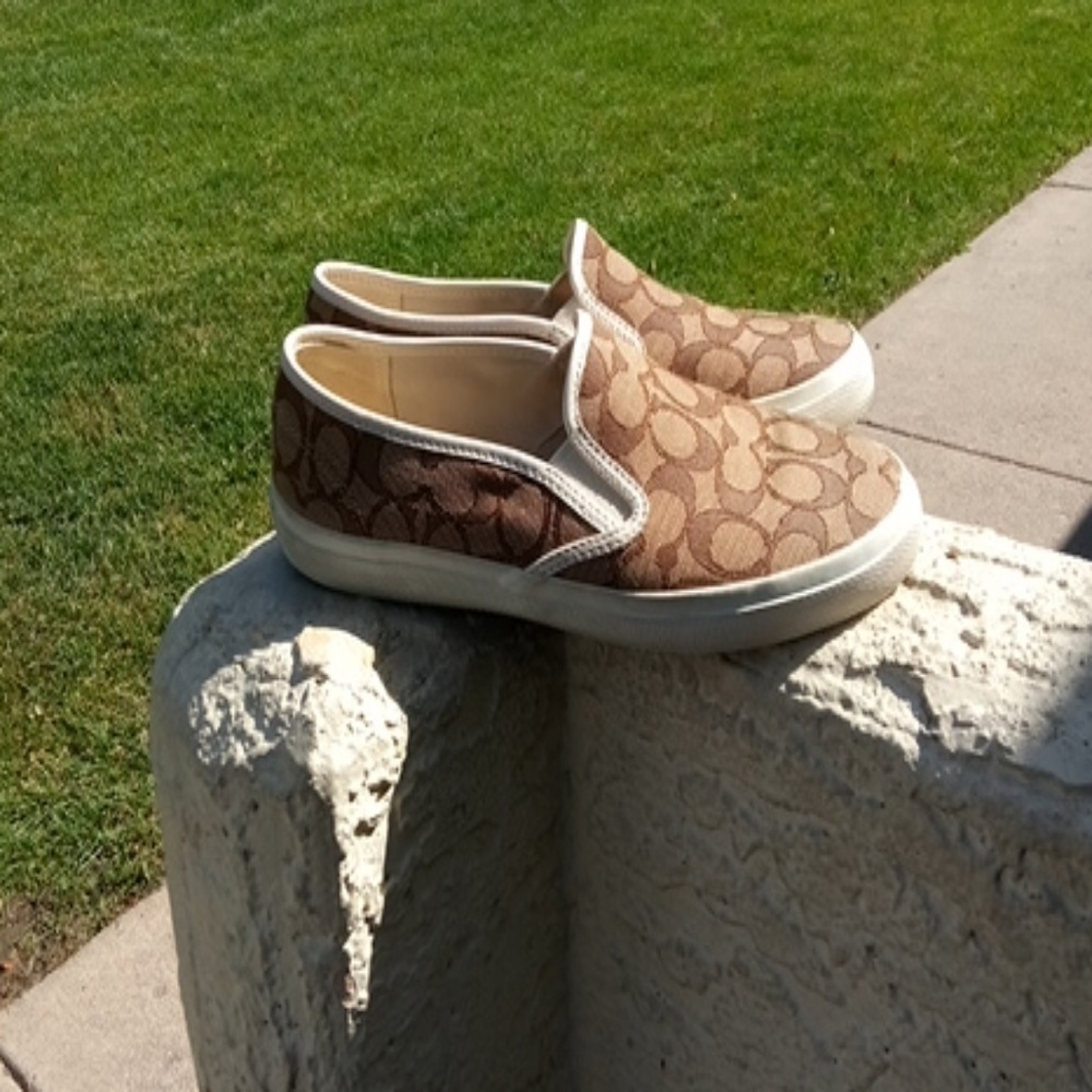 Shoes - Picture 2 of 2